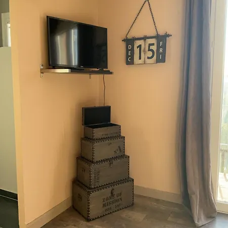 فندق مبيت وإفطار D'hotes Le Montagne فينوف ليز أفيجْنْ