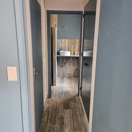 D'hotes Le Montagne فندق مبيت وإفطار فينوف ليز أفيجْنْ